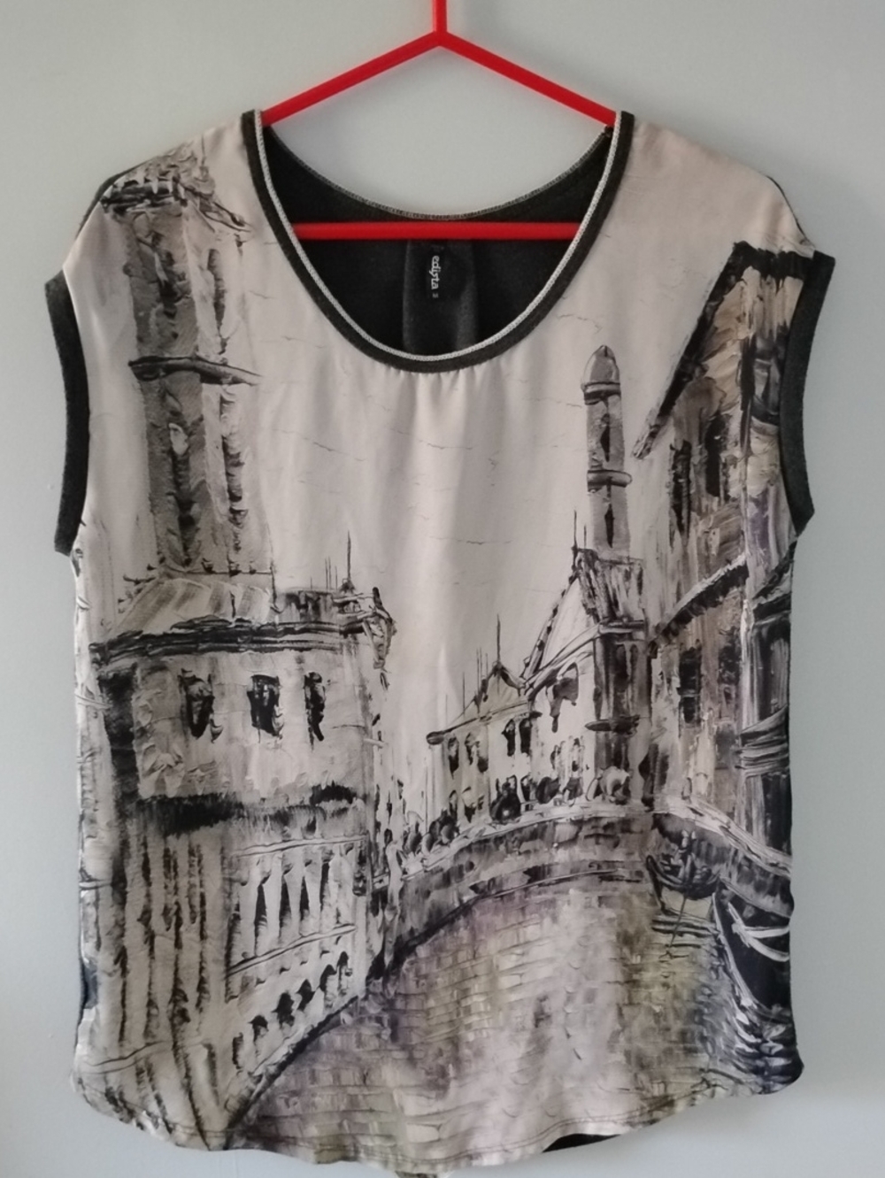Scenic Print Sleeveless Tank Top - Black/Beige